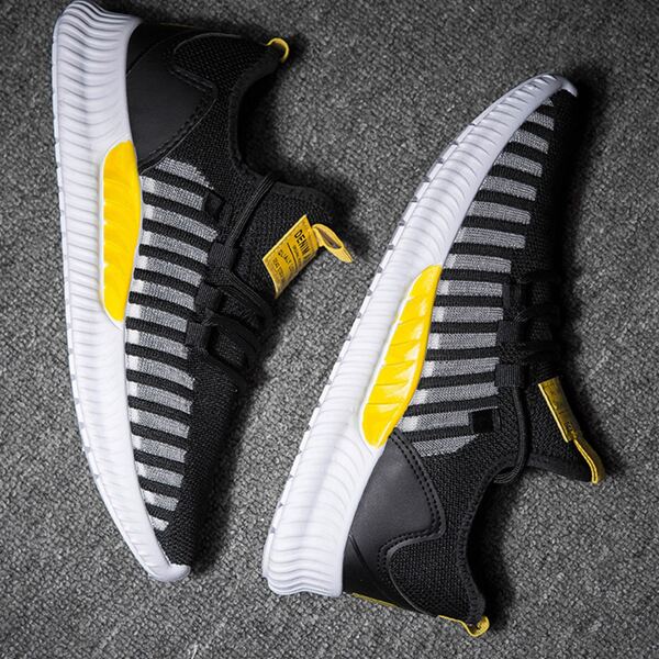 

Men Mesh Panel Knit Sneakers, Black