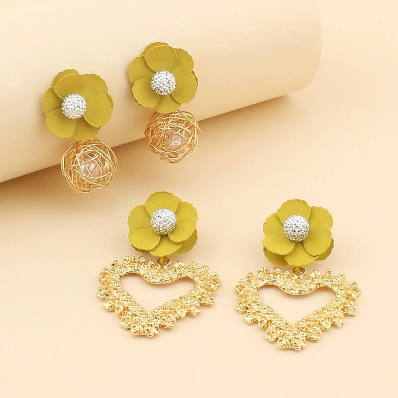

2pairs Heart Charm Drop Earrings, Gold