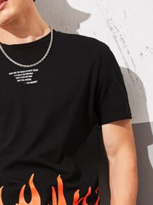 Manfinity Camiseta de hombres con estampado de fuego y figura - Negro - Ver 4