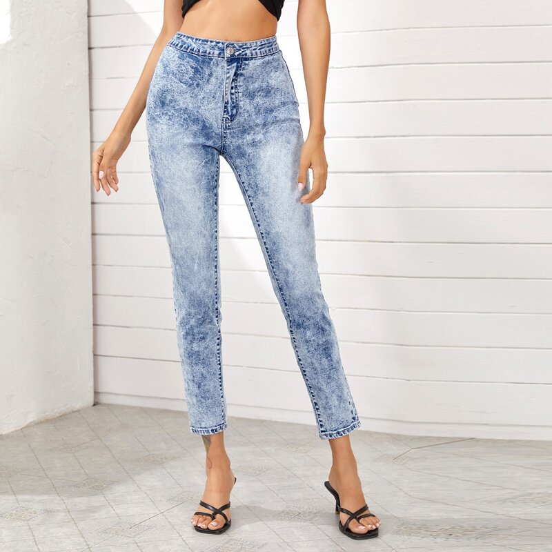 

Light Wash Button Waist Jeans
