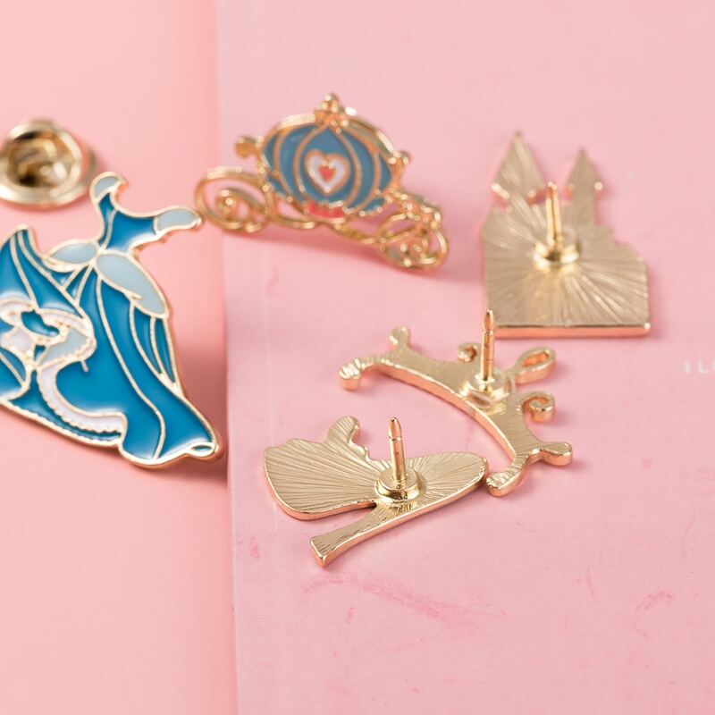 

5pcs Castle Design Brooch, Multicolor