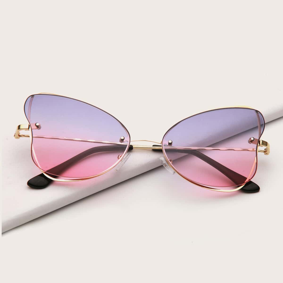 

Gradient Lens Butterfly Sunglasses, Multicolor