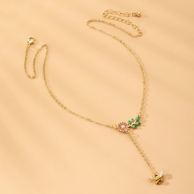 

Bee Y Lariat Necklace, Gold