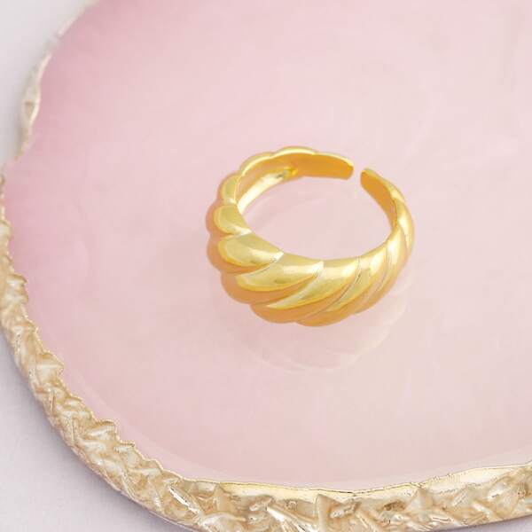 

Adjustable Twist Detail Thick Cuff Ring, Gold
