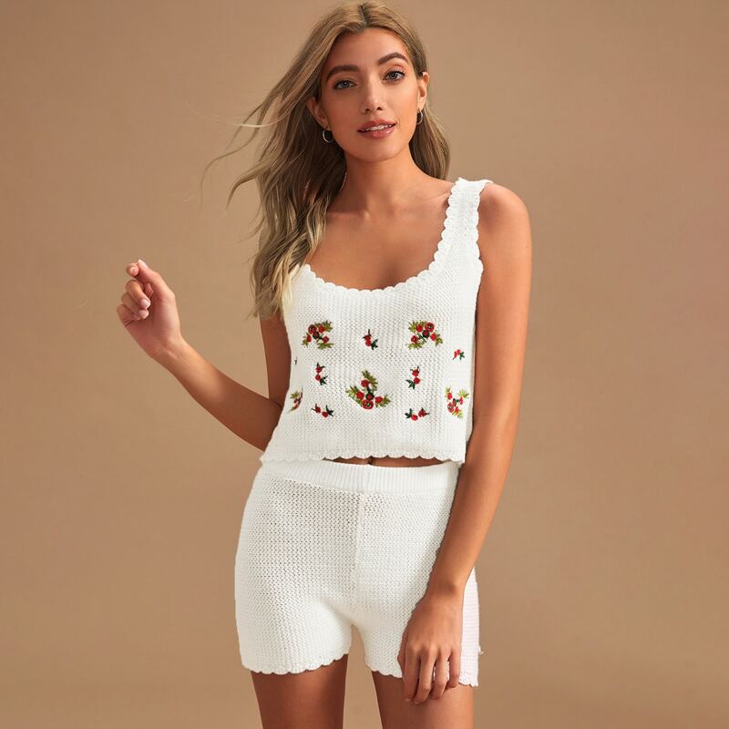 

Floral Embroidery Knit Scallop Trim Pajama Set, White