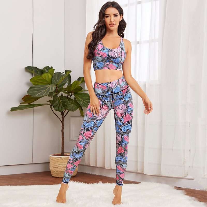 

Snakeskin Print Peekaboo Sports Bra & Leggings, Multicolor