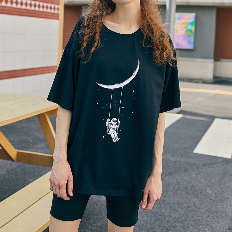 

Astronaut Graphic Boyfriend Tee, Black