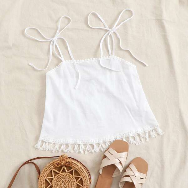 

Майка с узлом, кружевной отделкой и бахромой, Белый