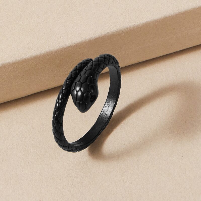 

Solid Snake Ring, Black