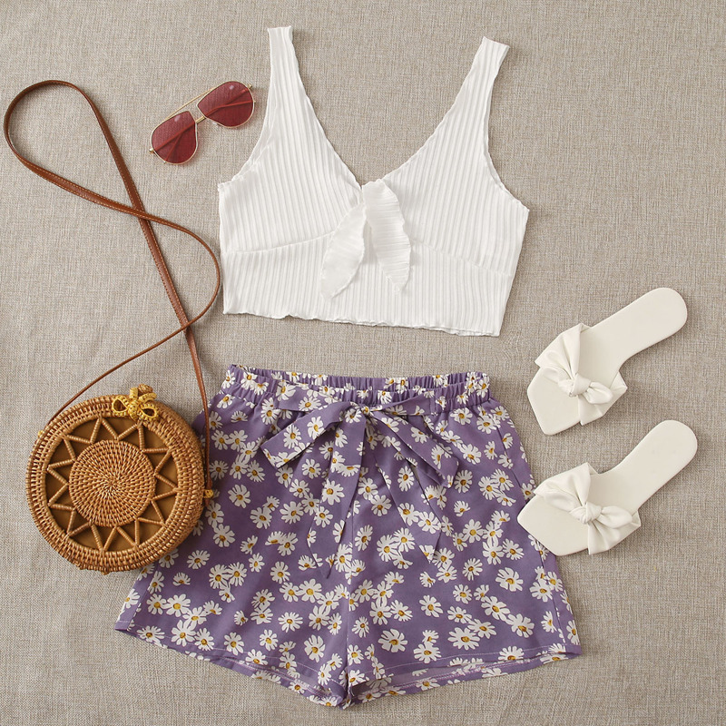 

Ribbed White Cami & Daisy Print Shorts, Multicolor