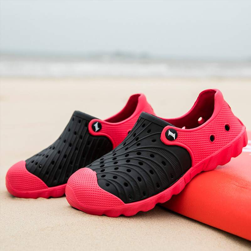 

Guys Colorblock Hollow Out Sandals, Red