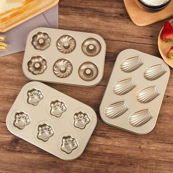 

1pc 6 Grid Cake Mold, Gold