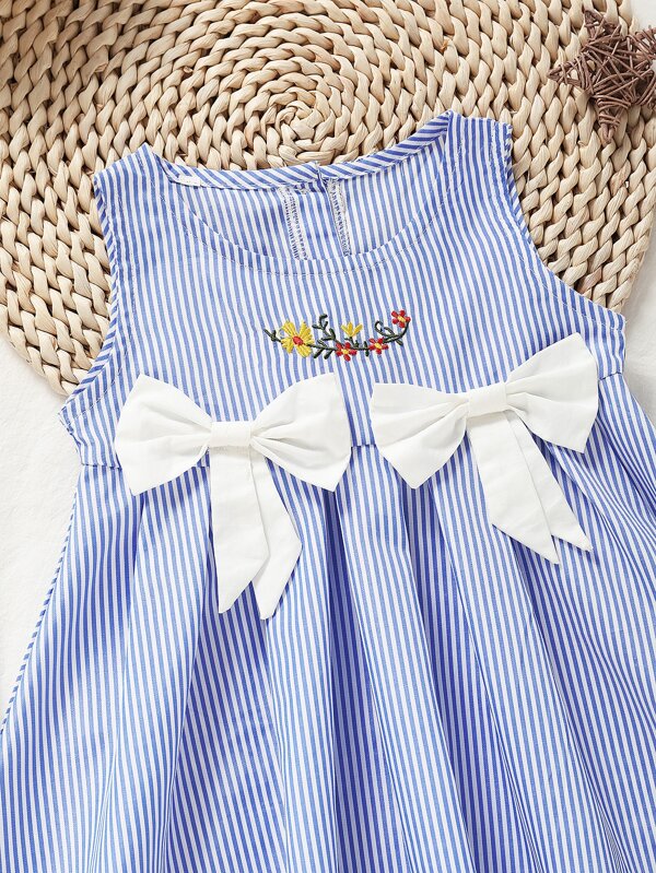 Blått och Vitt Rosett Blommig Enkel Baby Klänning | SHEIN SE Blommig klänning Blå Kids KappAhl | Baby dress