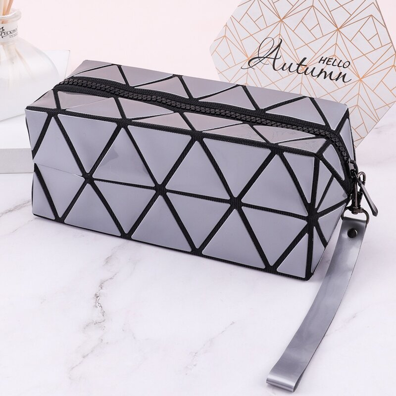 

1pc Geometric Textured Makeup Bag, Silver