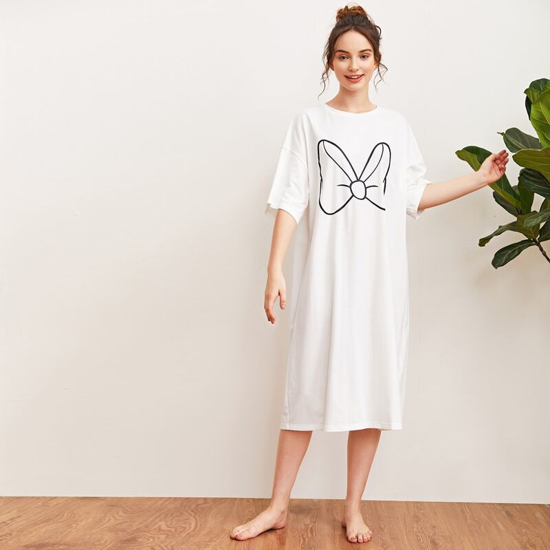 

Drop Shoulder Graphic Nightdress, White
