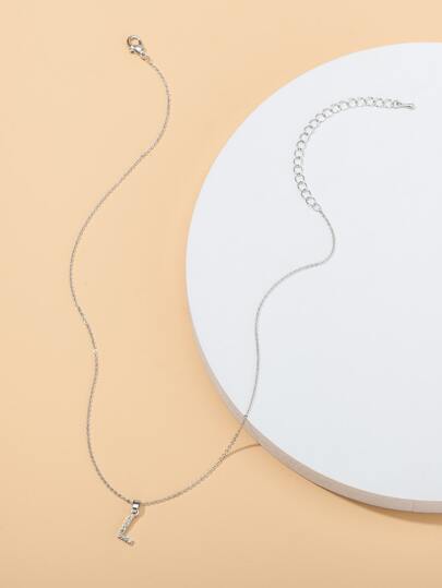 قلادة حرف كريستال مرصعة بالكامل (قطعة واحدة)