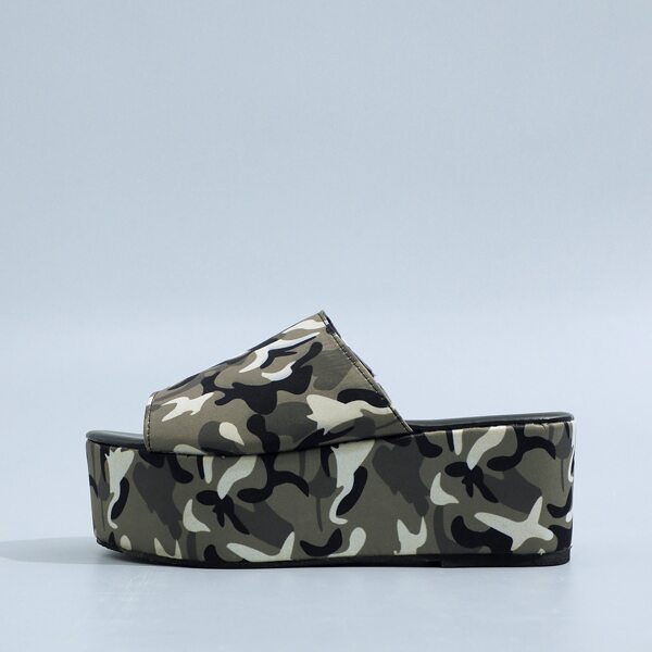 

Peep Toe Camo Print Wedges, Army green