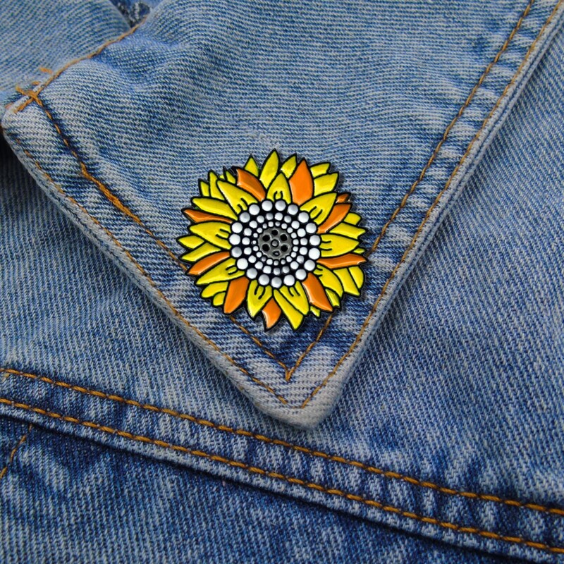 

Flower Shaped Brooch, Multicolor
