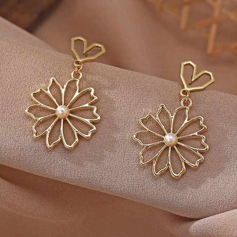 

Hollow Out Floral Charm Drop Earrings, Gold