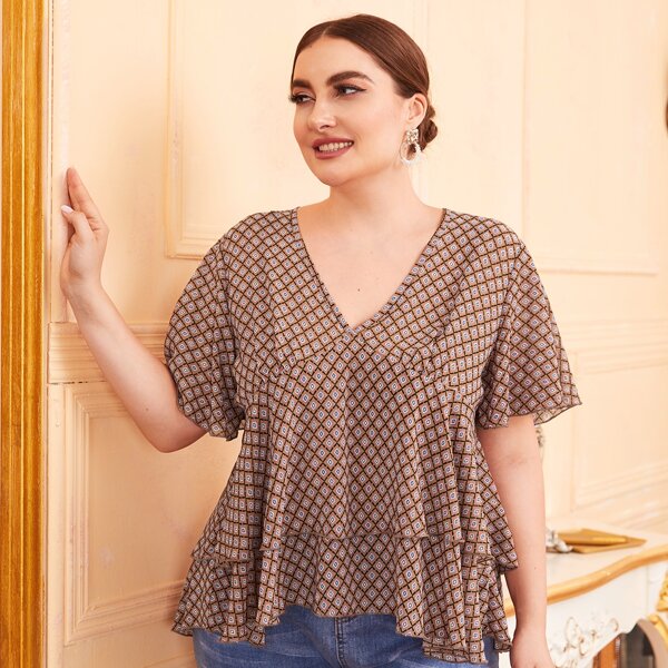 

Plus Allover Geo Print Layered Hem Blouse, Multicolor