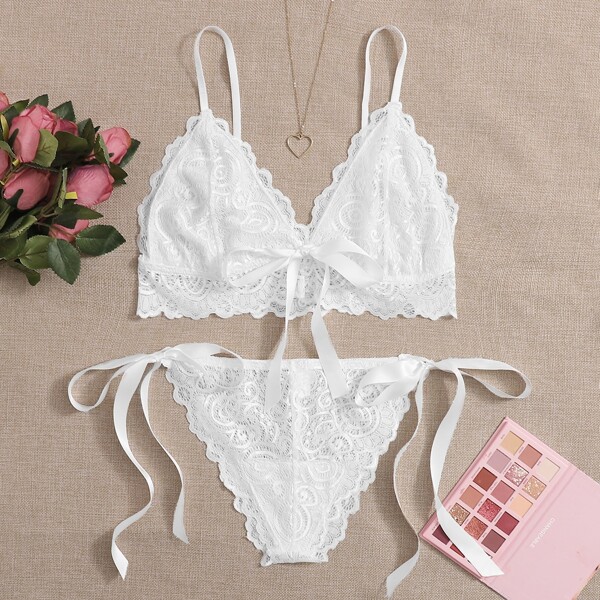 

Plus Floral Lace Tie Front Lingerie Set, White
