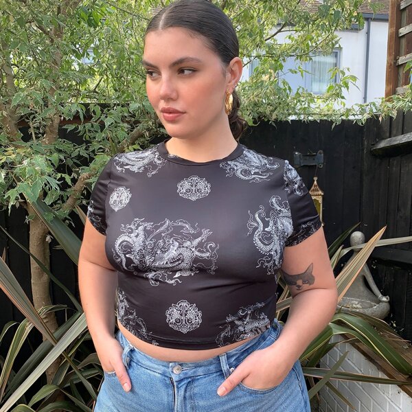 

Plus Dragon Print Form Fitted Crop Top, Black