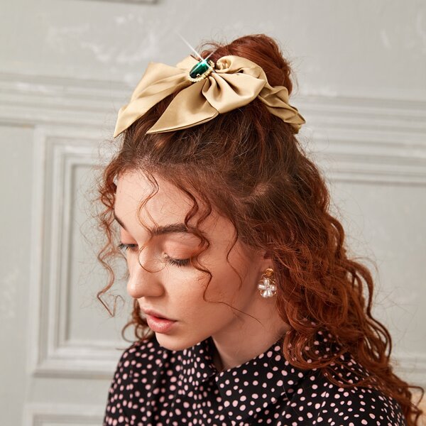 

Gemstone Engraved Scrunchie, Champagne