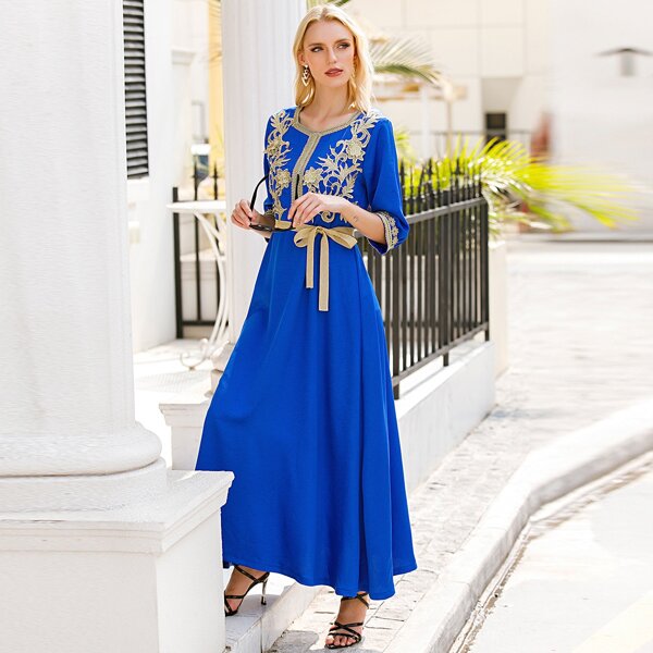 

Embroidery Appliques Sweetheart Neck Belted Dress, Blue