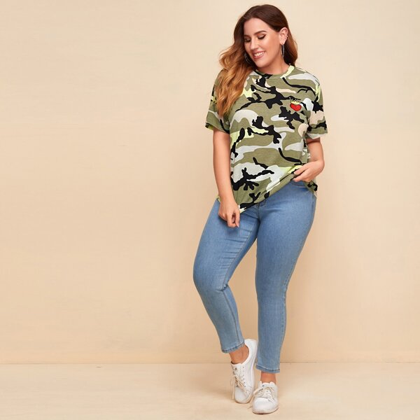 

Plus Embroidered Detail Camo Tee, Multicolor