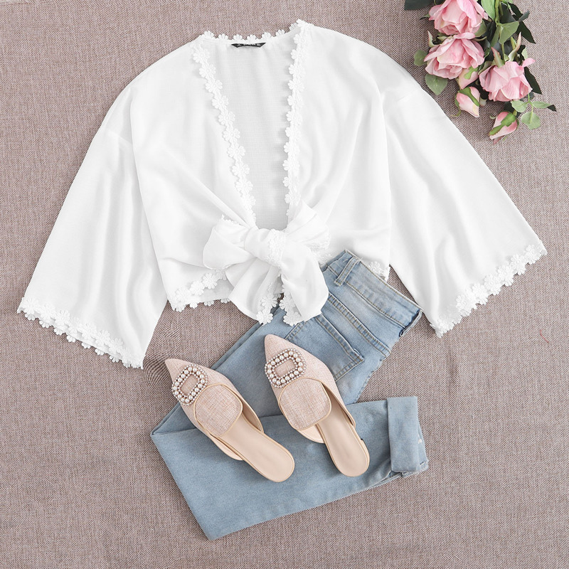 

Drop Shoulder Tie Front Lace Trim Kimono, White