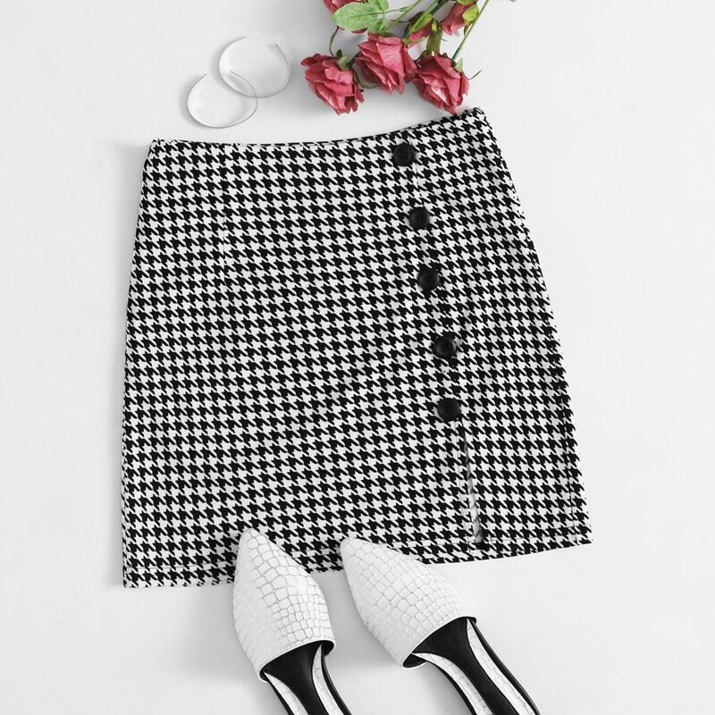 

Buttoned Front Split Hem Houndstooth Skirt, Black and white