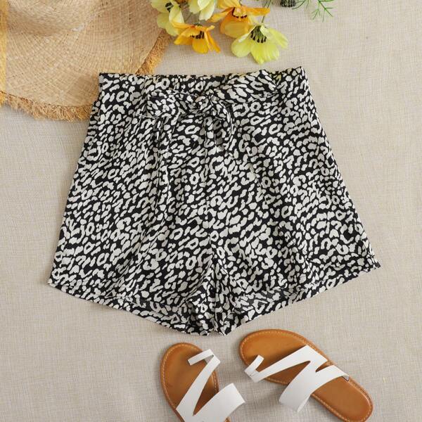 

Tie Front Leopard Print Shorts, Black and white
