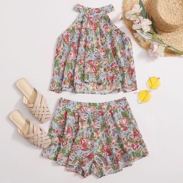 

Fold Pleat Floral Halter Top & Shorts Set, Multicolor