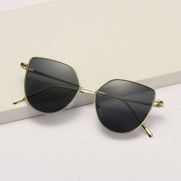 

Cat Eye Frame Sunglasses With Case, Black
