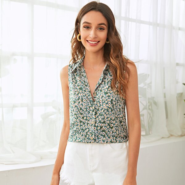 

Button Front Ditsy Floral Top, Green