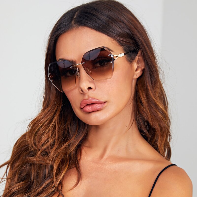 

Rimless Geometric Shaped Sunglasses