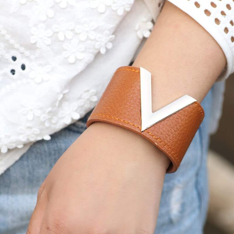 

Letter Design PU Leather Bracelet, Brown