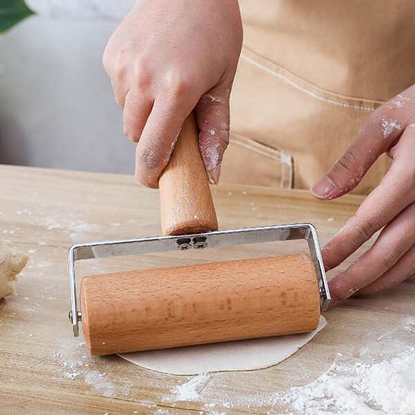 

Деревянная скалка, Жёлтовато бурые