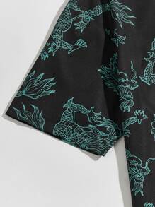 Manfinity RebelGame Camisa con estampado de dragón de cuello V - Negro - Ver 3