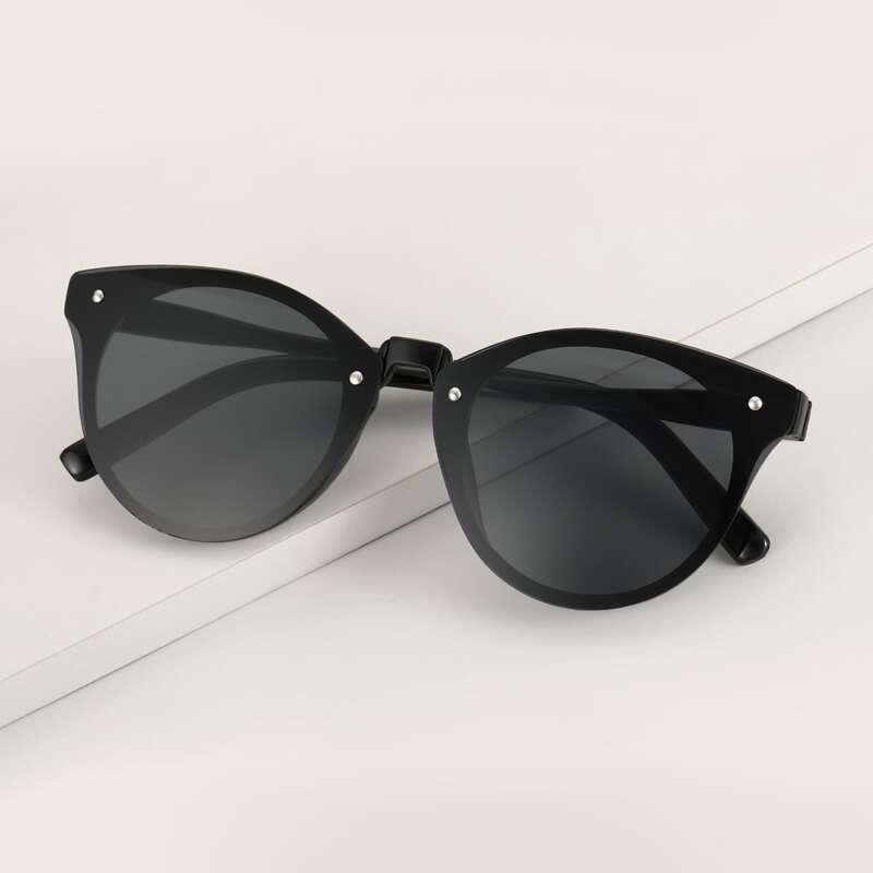 

Cat Eye Sunglasses