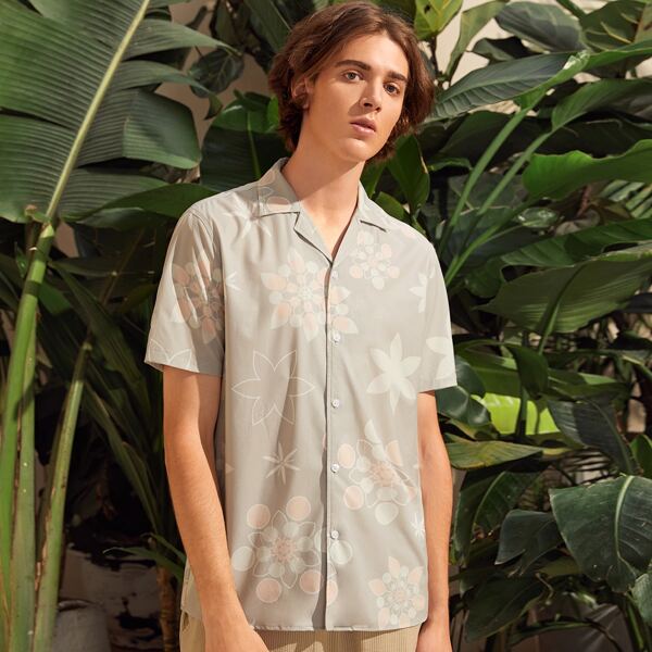 

Men Revere Collar Graphic Print Shirt, Khaki