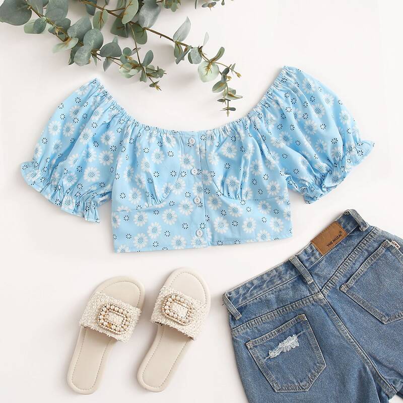 

Floral Button Front Crop Top, Baby blue