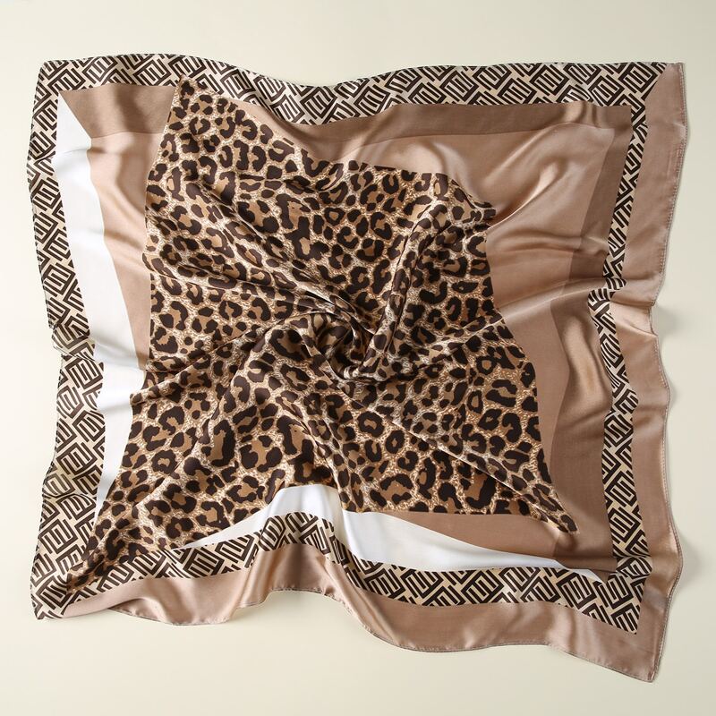 

Leopard Pattern Bandana, Multicolor