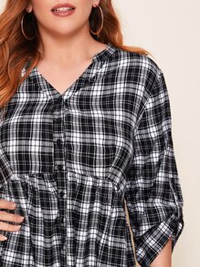 Mulvari Plus Notch Neck Rolled Tab Sleeve Dip Hem Blouse - Black and White - View 4