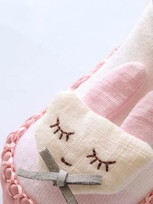 Calcetines de piso de bebé con diseño de conejo