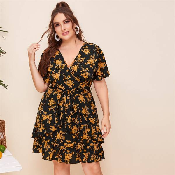 

Plus Ruffle Hem Belted Floral Print Dress, Black