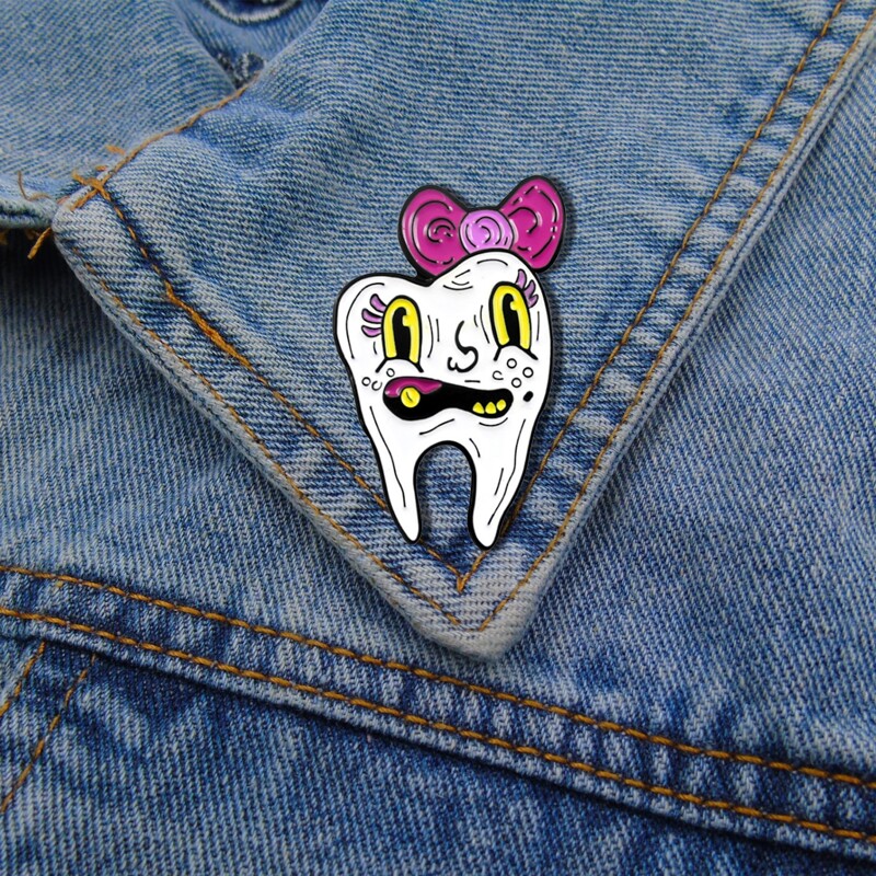 

Tooth Design Brooch, Multicolor