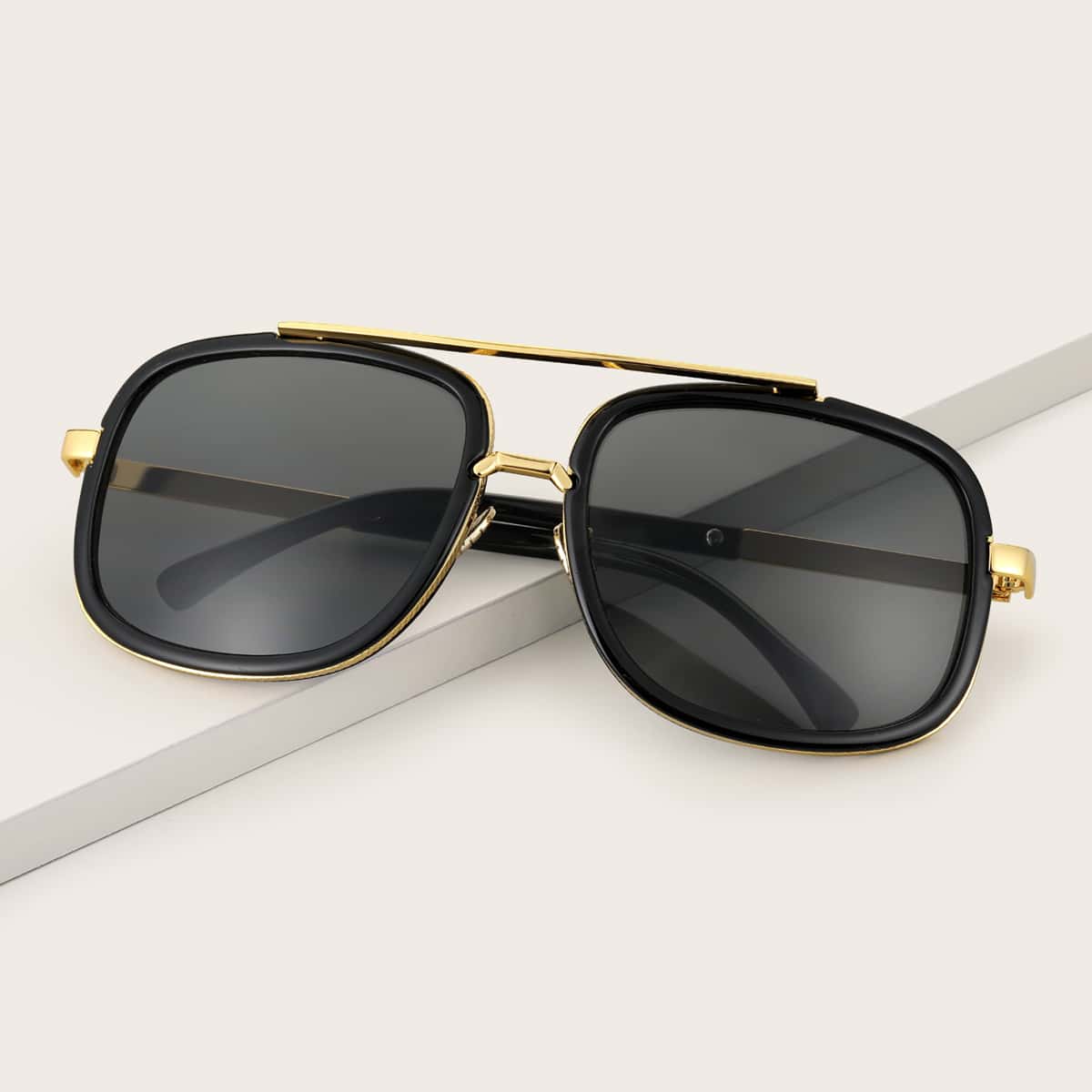

Guys Top Bar Sunglasses, Gold