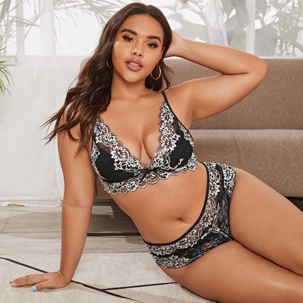 

Plus Floral Lace Lingerie Set, Black and white
