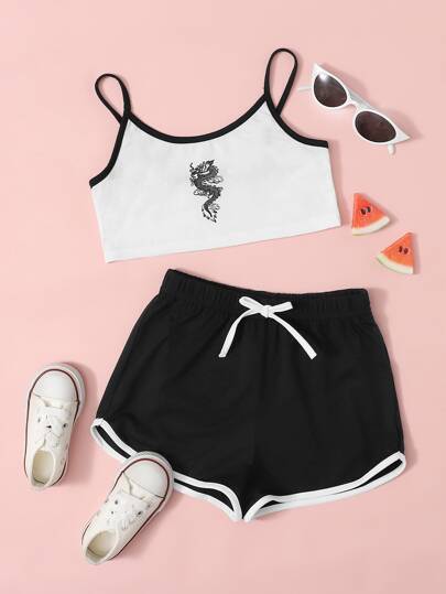 طقم سروال قصير دولفين مع لباس علوي بشريط مقوس متباين وبطباعة تنين للبنات